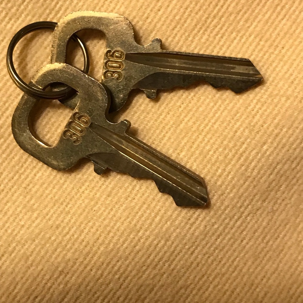 Authentic Louis Vuitton Montorgueil GM Bag in Monogram Canvas - Picture 15 of 16